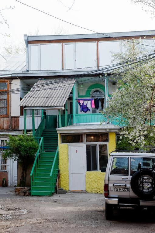 Green Stairs Guest House Tbilisi Eksteriør billede